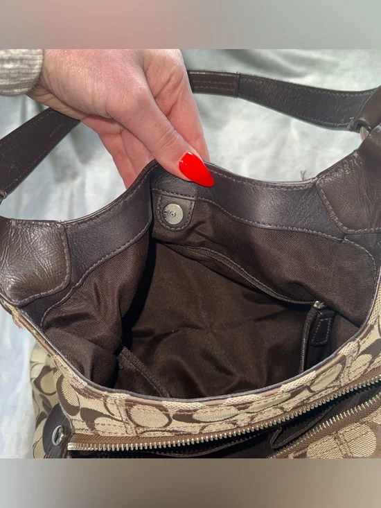 Coach Signature Soho Lynn Hobo Bag - Picture 13 of 16